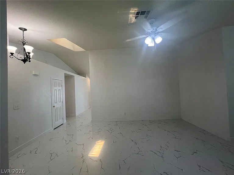5645 W Katie Ave — Photo 8