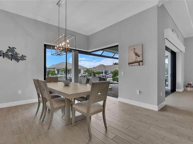 1621 Begonia Ct — Photo 17