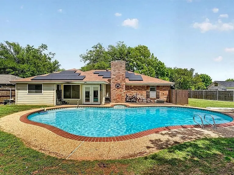 834 S Ridgeway Dr — Photo 2