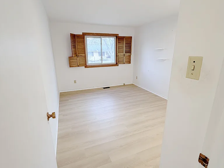 711 Algoma Ave #UPPER LEVEL — Photo 13