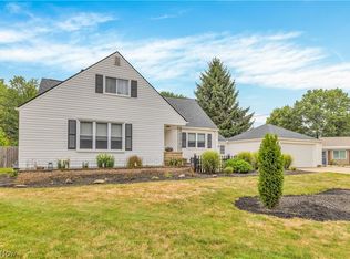 1160 Cahoon Rd, Westlake, OH 44145