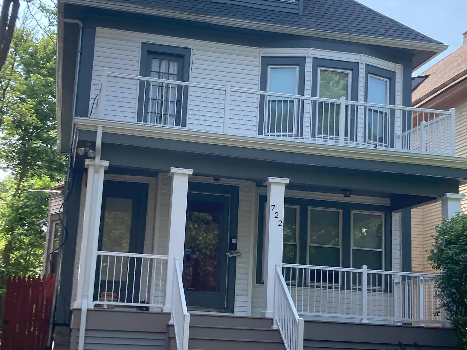 722 Ashland Ave — Photo 1