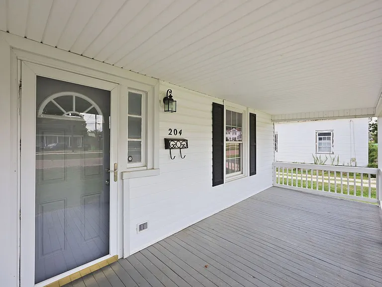 204 E H St — Photo 39