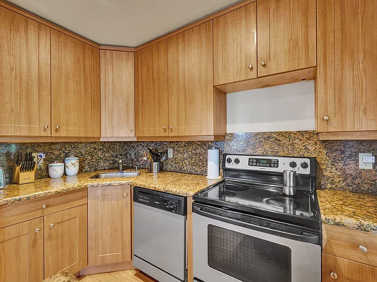 1423 Holly Heights Dr #12 — Photo 12