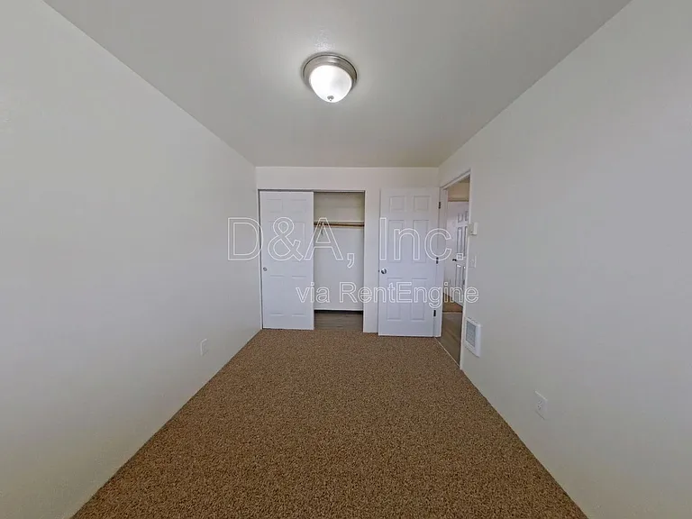 140 NE Conifer Blvd #8 — Photo 6