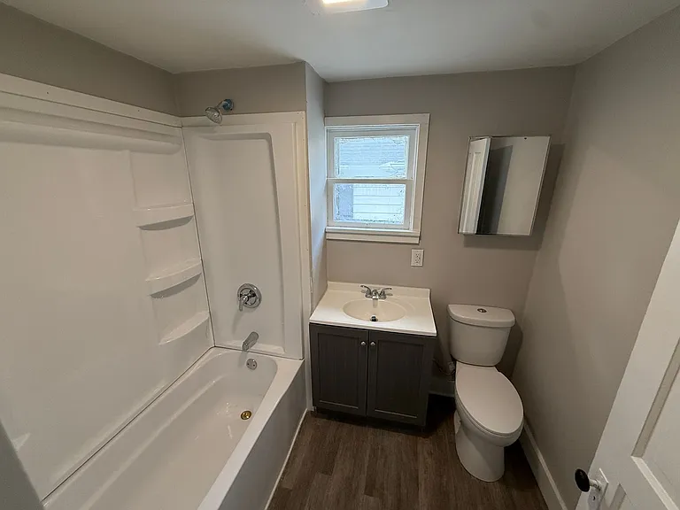 938 W Edwards St — Photo 25
