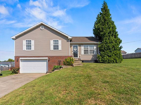 3rd image of 320 Woodland Ln