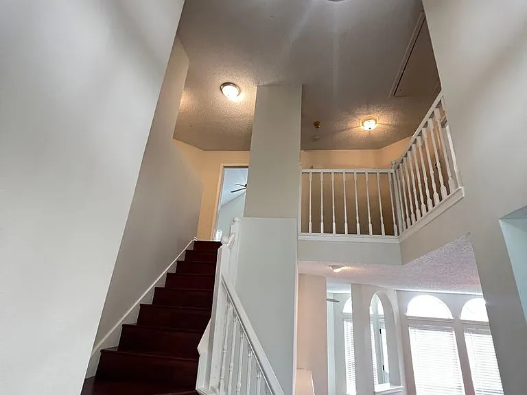 723 Sumner Dr — Photo 12