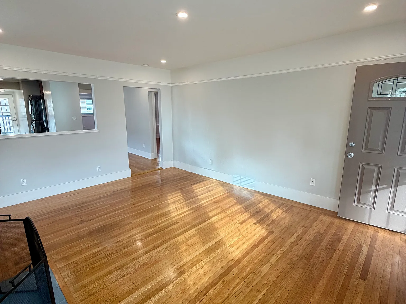3 bed, 1.5 bath, 1200 sqft, $4,100 — Photo 3