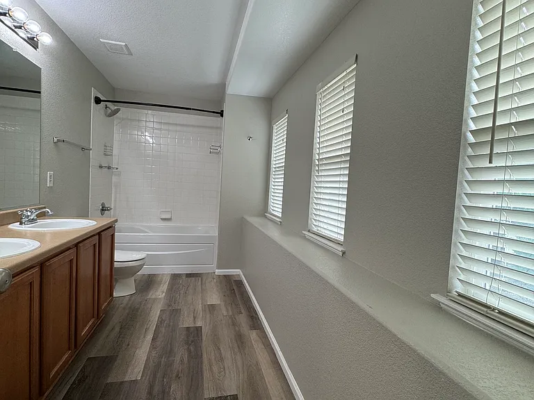 10442 Garland Dr — Photo 6