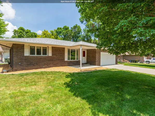 5101 Sunnybrook Dr, Sioux City, IA 51106