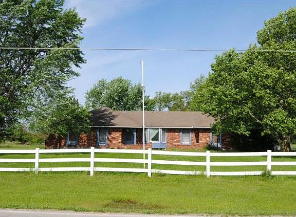 2nd image of 28770 Hedge Ln