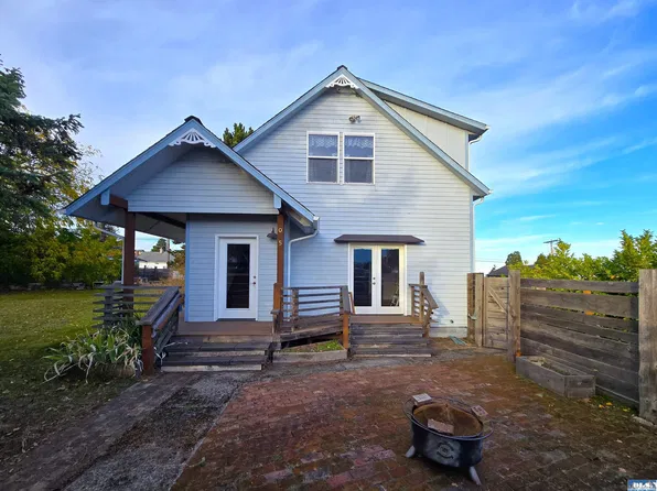1015 W 8th St, Port Angeles, WA 98363