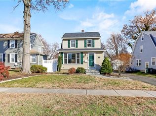 17 Robert St, Milford, CT 06461
