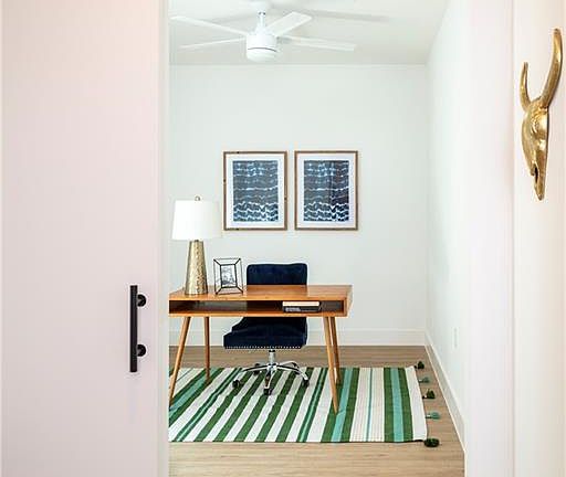 4th image of 2709 E 5th St #1204