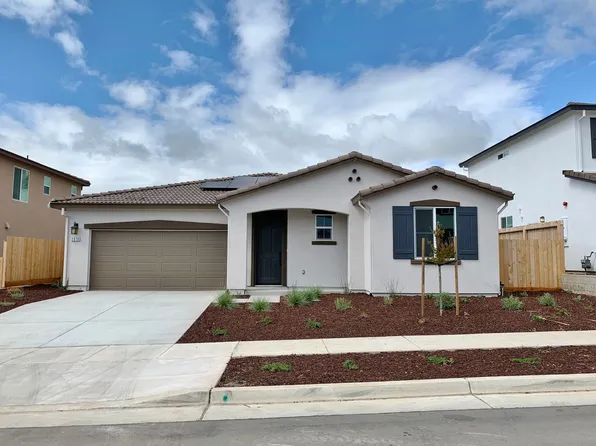 2070 Wildflower Dr, Hollister, CA 95023