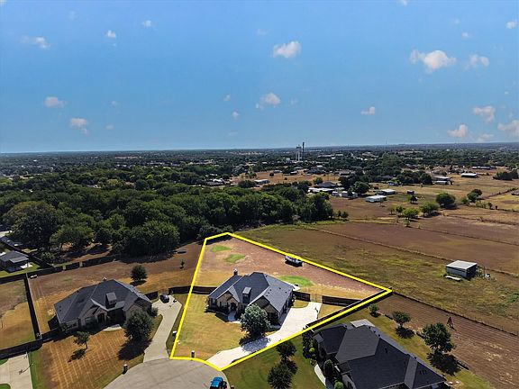 3rd image of 2310 River Bend Ct
