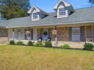 1809 Donegal Dr, Cantonment, FL 32533