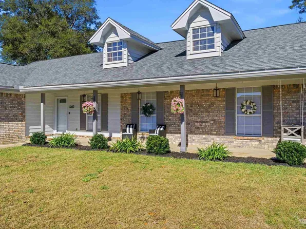 1809 Donegal Dr, Cantonment, FL 32533