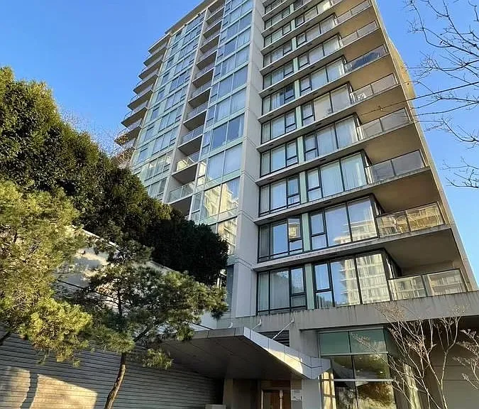 5088 Kwantlen St — Photo 1