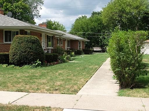 2nd image of 730 Beach Ave