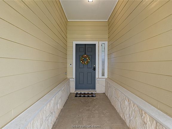 4th image of 925 Windmeadows Dr