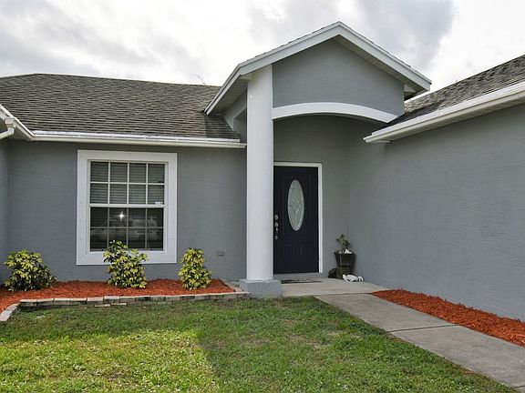 5th image of 1108 SW Abbey Ave