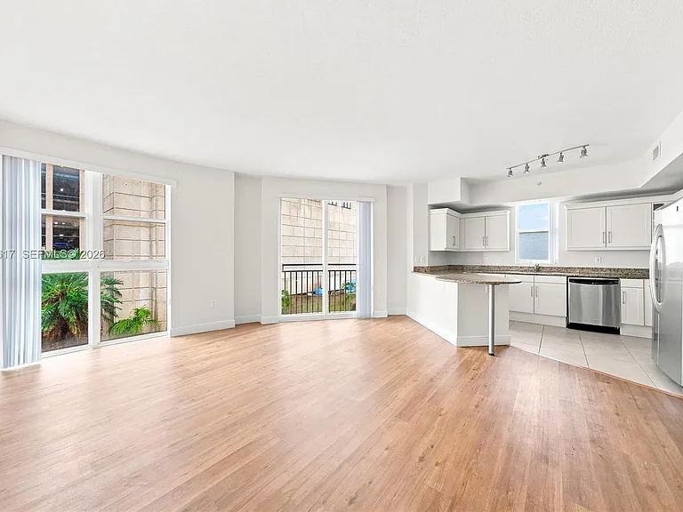 7275 SW 90th Way #508 — Photo 1