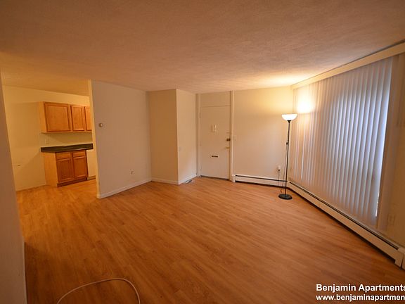4th image of 6 Gerald Rd #1