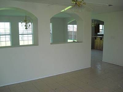 4th image of 2227 Webster Dr