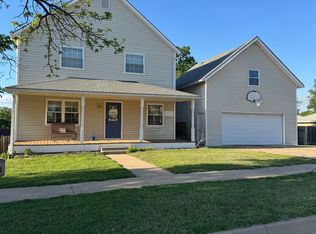 1710 Fowler Ave, Winfield, KS 67156