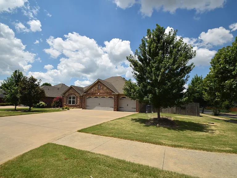 3000 Pine Valley Rd — Photo 1
