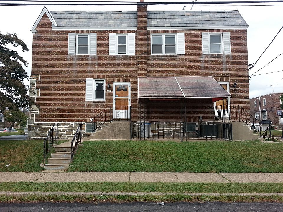 2nd image of 2247 Fuller St