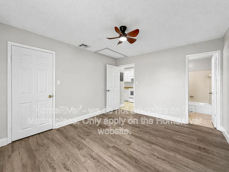 2015 Oleander Blvd #D — Photo 4