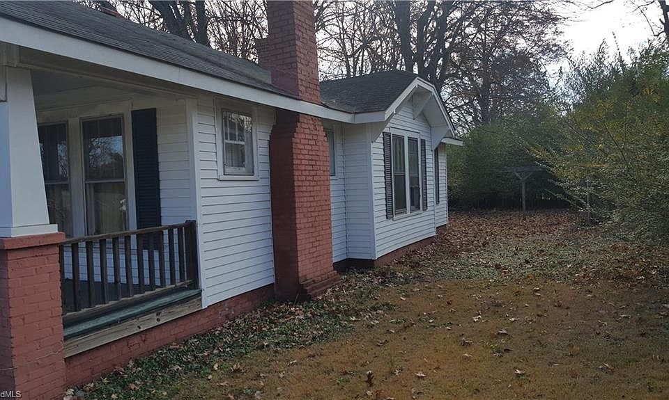 2nd image of 912 Charlotte Ave