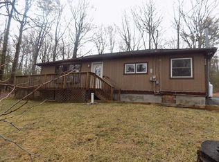110 Otter Cir, Shohola, PA 18458