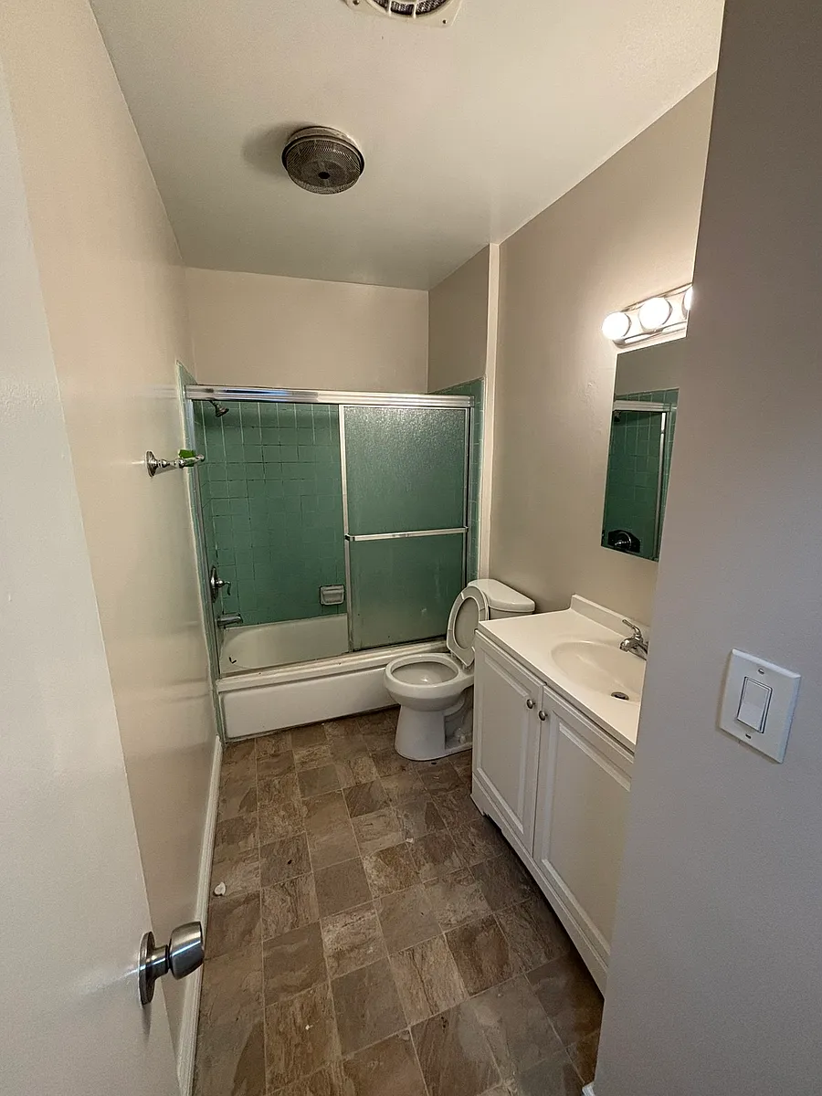 Building Photo - 5327 Auckland Ave #4