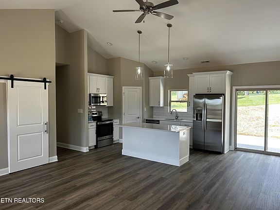 3rd image of 402 Ashton Ct Lot 27