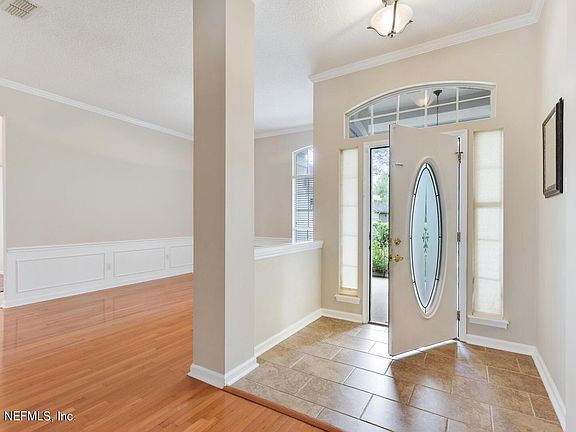 4th image of 174 Edgewater Branch Dr