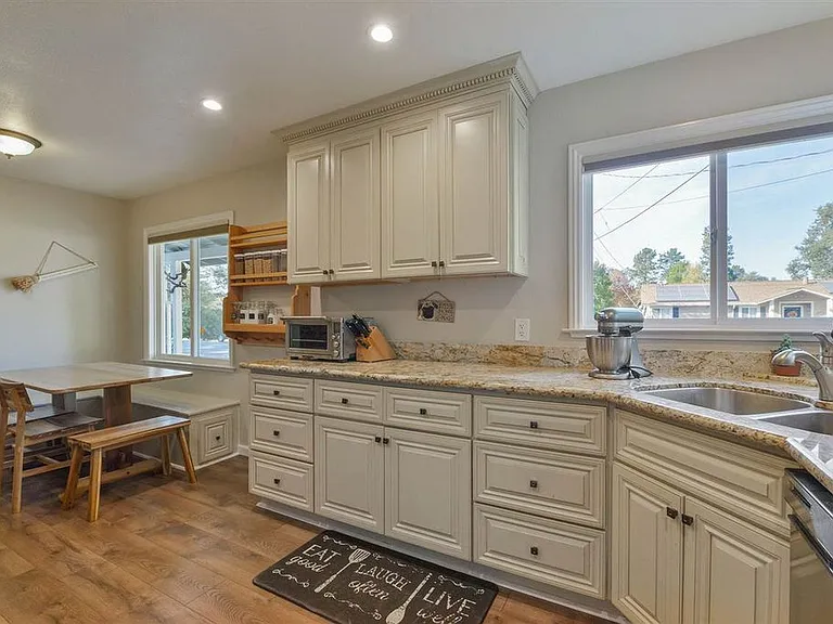123 Kingsdale Dr — Photo 5