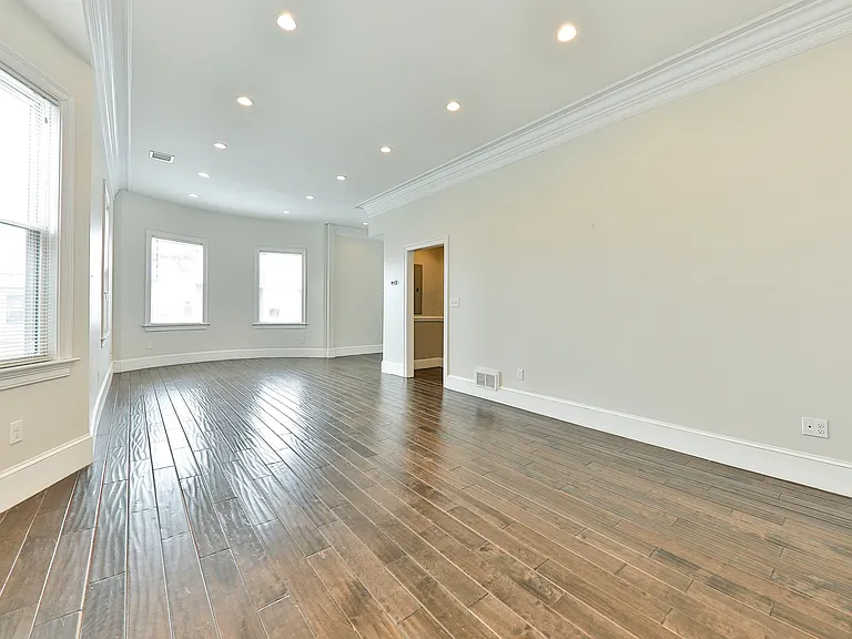 9 Bellflower St #3 — Photo 10