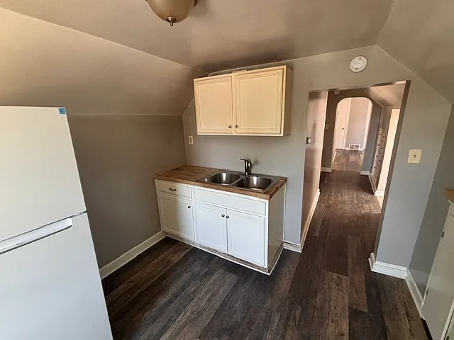 872 West Ave — Photo 6