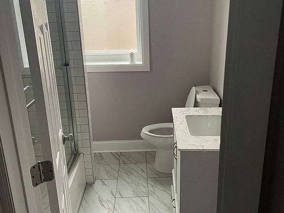 2nd image of 4240 W Washington Blvd APT 3