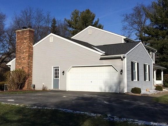 2nd image of 5384 Lawnwood Dr