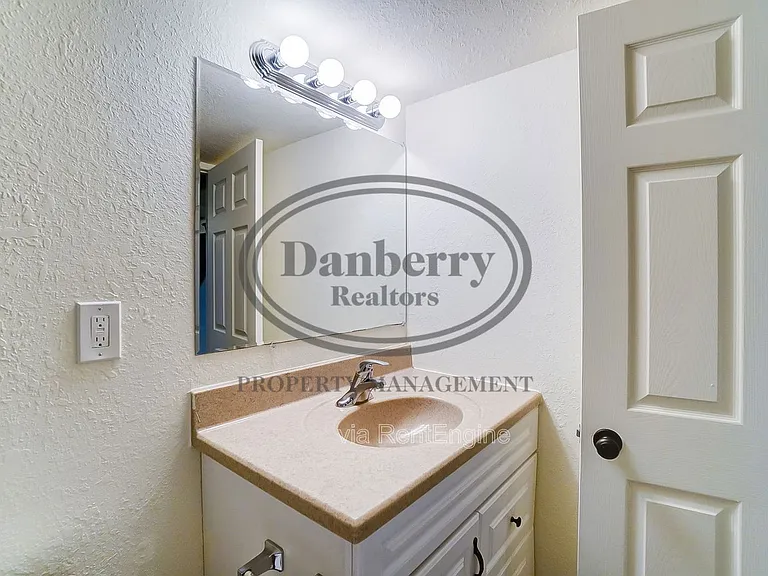 919 Brookley Blvd — Photo 27
