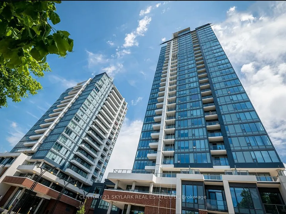 15 Wellington St S #902