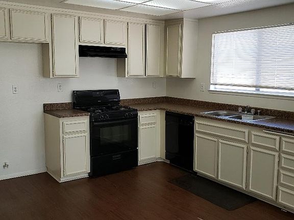 3rd image of 10021 Mignonette St