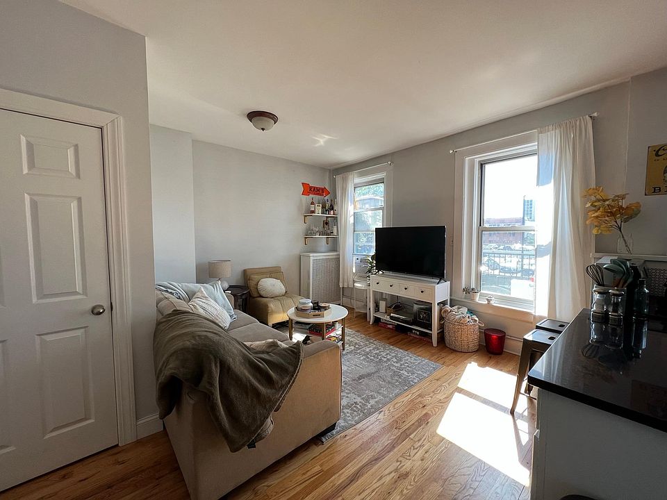 1st image of 1630 N Lasalle St Unit 4