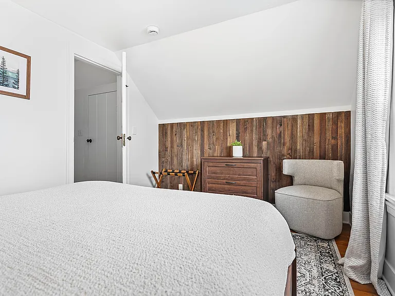 2519 Vallette St — Photo 32