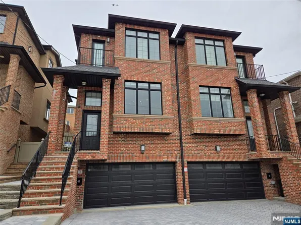 330 8th St Floor 1, Palisades Park, NJ 07650